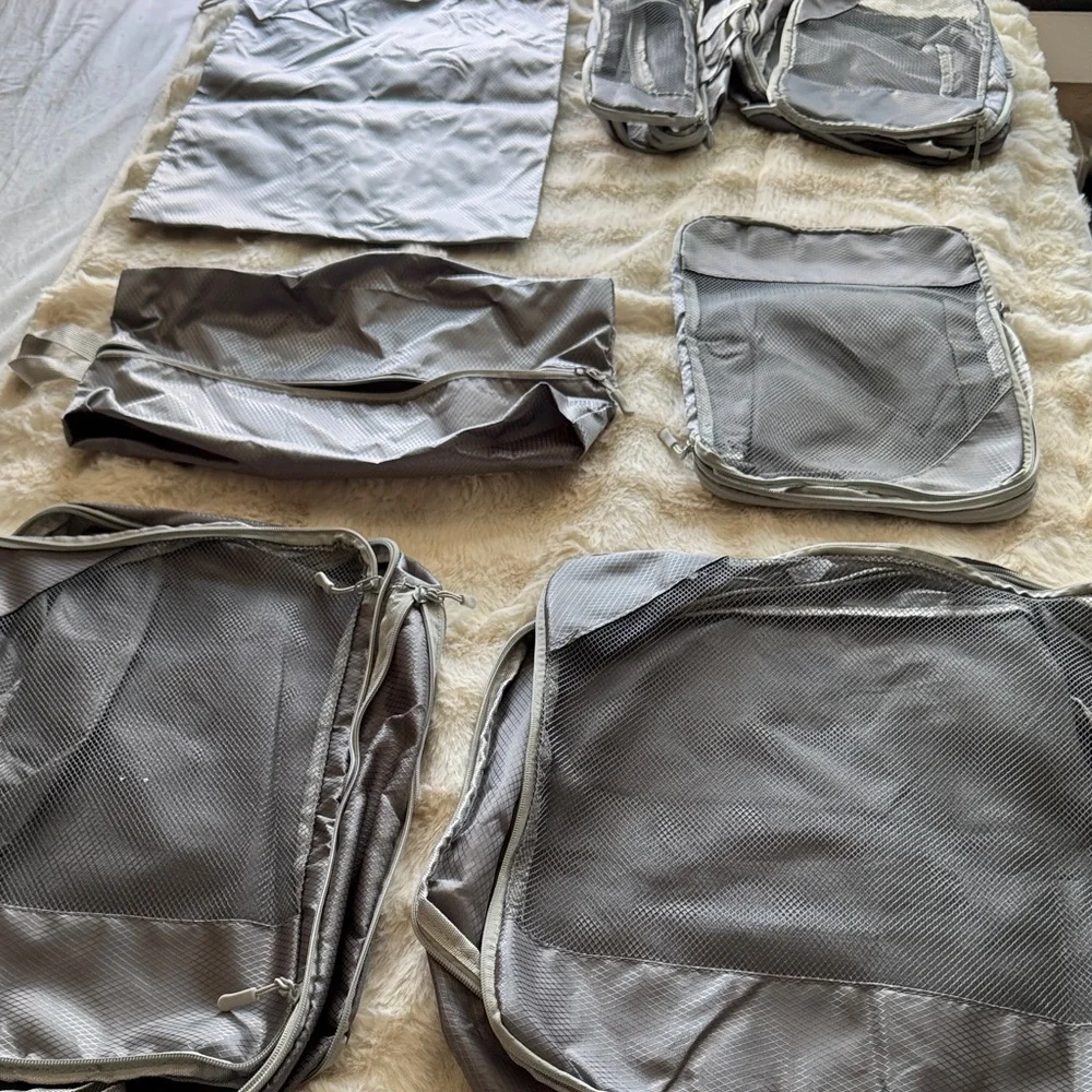 Silver Mesh Travel Organizer